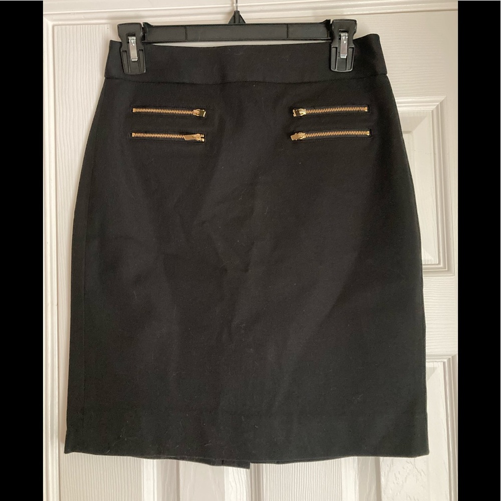 Banana Republic Black Skirt zippers size 0